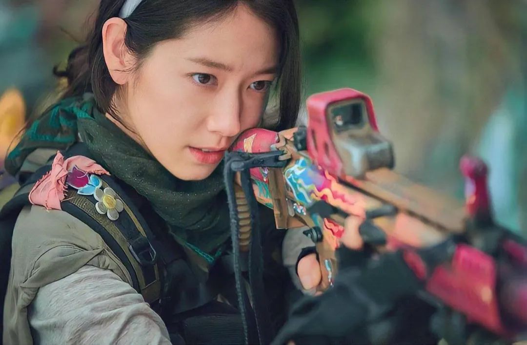 开局就坠机，曹叔这部新剧玩的就是心跳