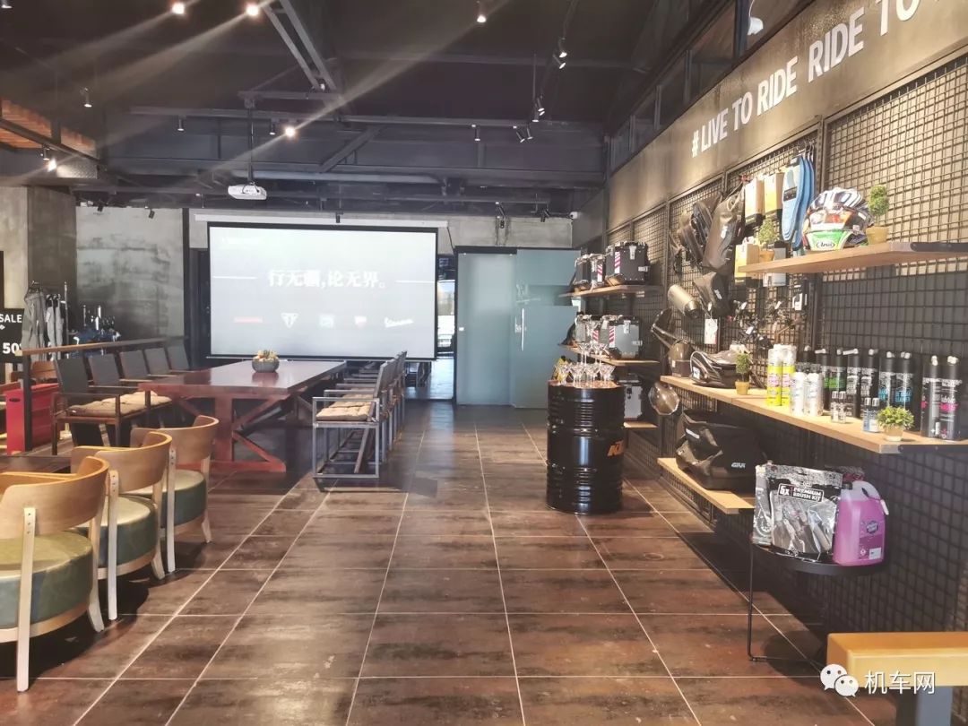 现在摩托车4S店都这么玩了