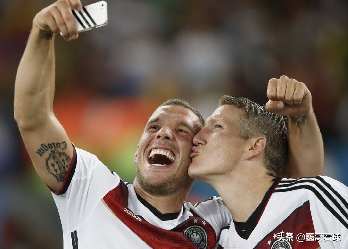 「情人节特辑」借着足球名义表白队友，他们最喜欢选在这种场合