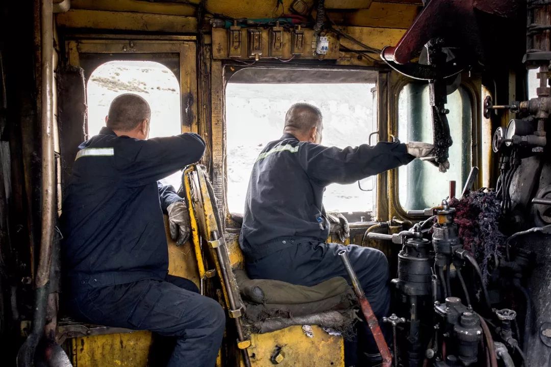 在大*疆新**，世界上最后的蒸汽火车还在奔驰