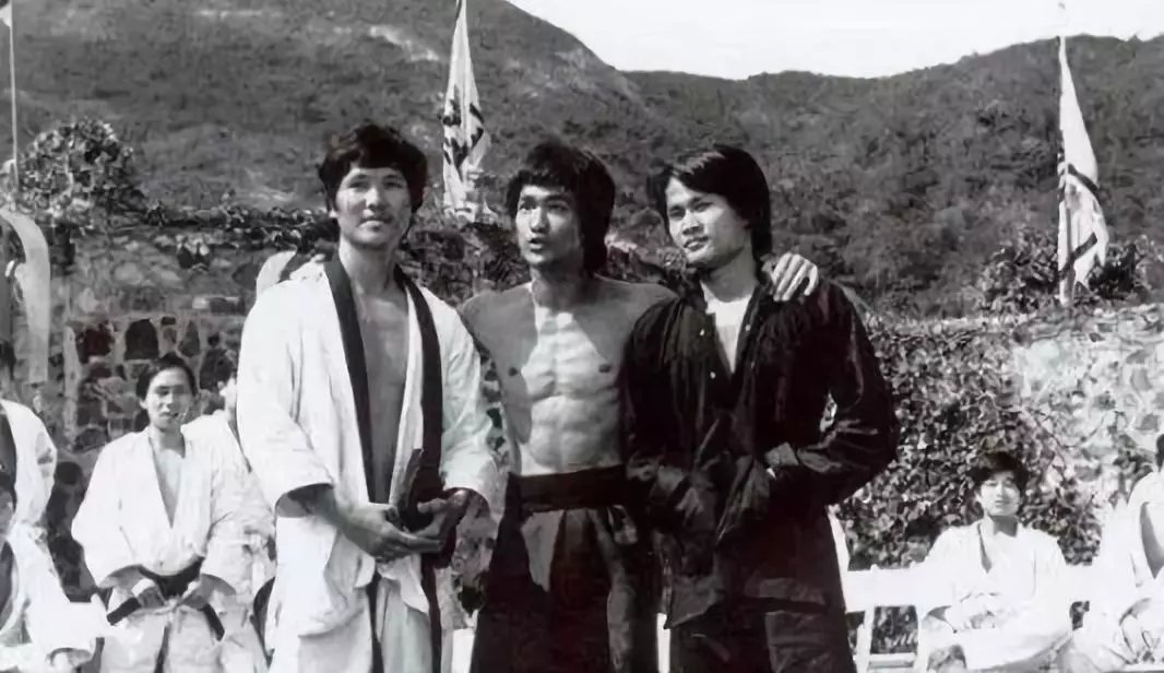 为什么林正英之后再无僵尸片,近年僵尸片致敬林正英