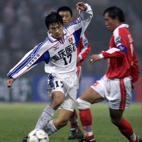 重庆足球的风雨历程,重庆足球风雨历程