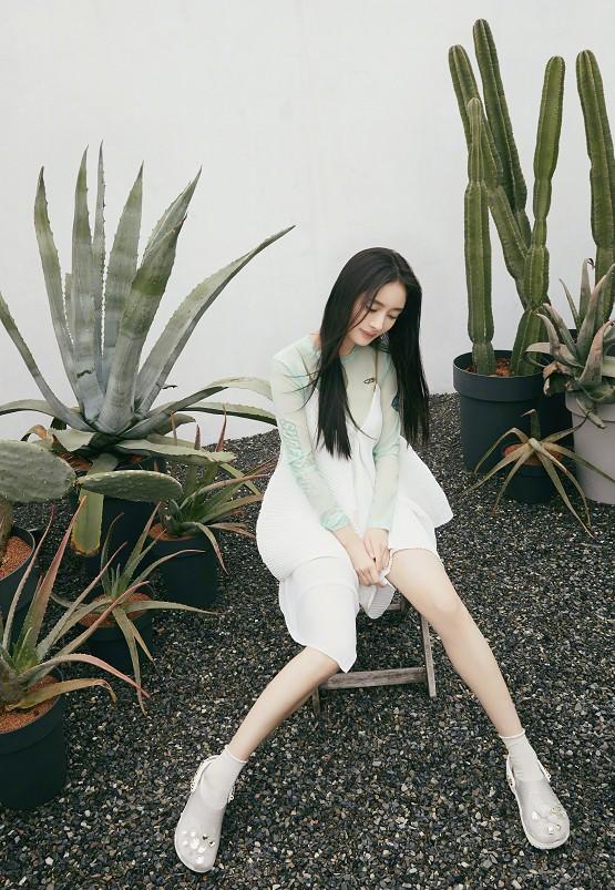 34岁杨幂瘦出一双蚊子腿,杨幂腿型怎么那么瘦