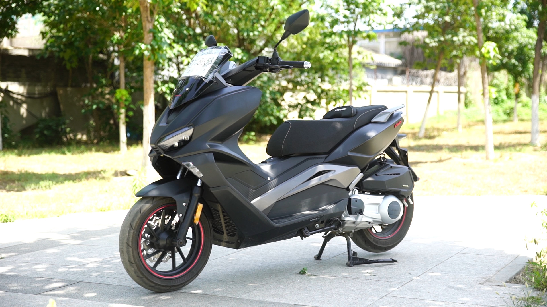 龙嘉vmaxie300n运动型踏板300cc,龙嘉vmaxie300运动型踏板300cc