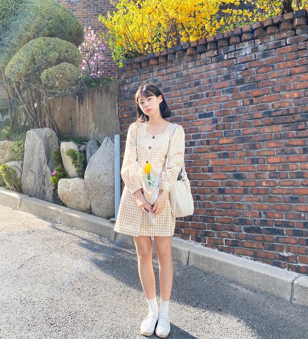 我已经在看夏装了！第一件小短袖从里面挑