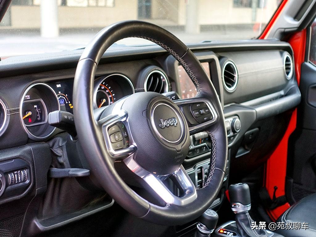 全新jeep牧马人试驾视频,全新换代jeep牧马人角斗士试驾