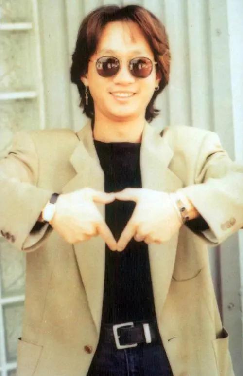 黄家驹十大经典金曲中文,黄家驹十大经典曲