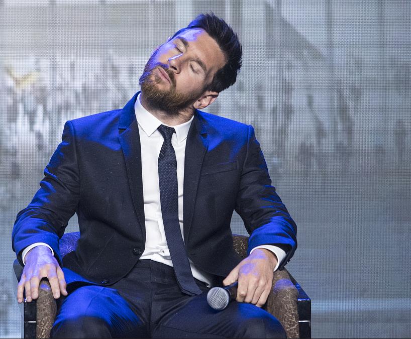 梅西被卡卡球迷骂过吗视频,球迷骂梅西完整视频