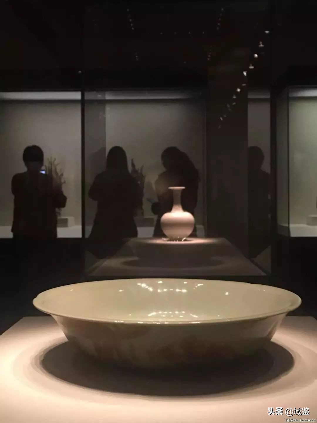 法门寺地宫秘色瓷图片,法门寺地宫出土秘色瓷底部图片