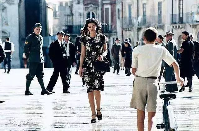 豆瓣评分8.8，《西西里的美丽传说》是人性的一面镜子