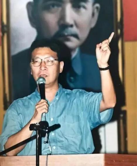 70岁的赵少康，真能“抢救国民*党**”？