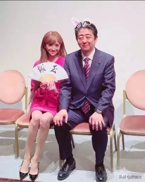 日本第一陪酒女引退!滴酒不沾却日赚1个亿,首相都被她征服