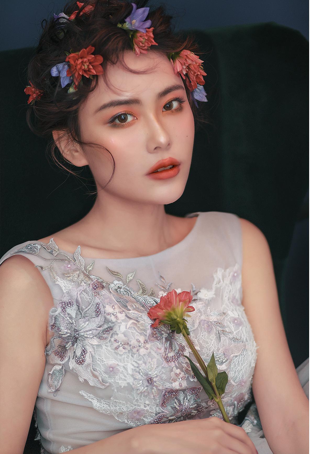 兰瑟妆前修护毛孔隐形凝霜,兰瑟雾光倾城奶油唇膏06