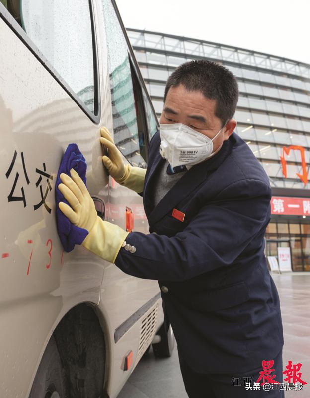 致敬他们的身影,他们的身影让我们难忘