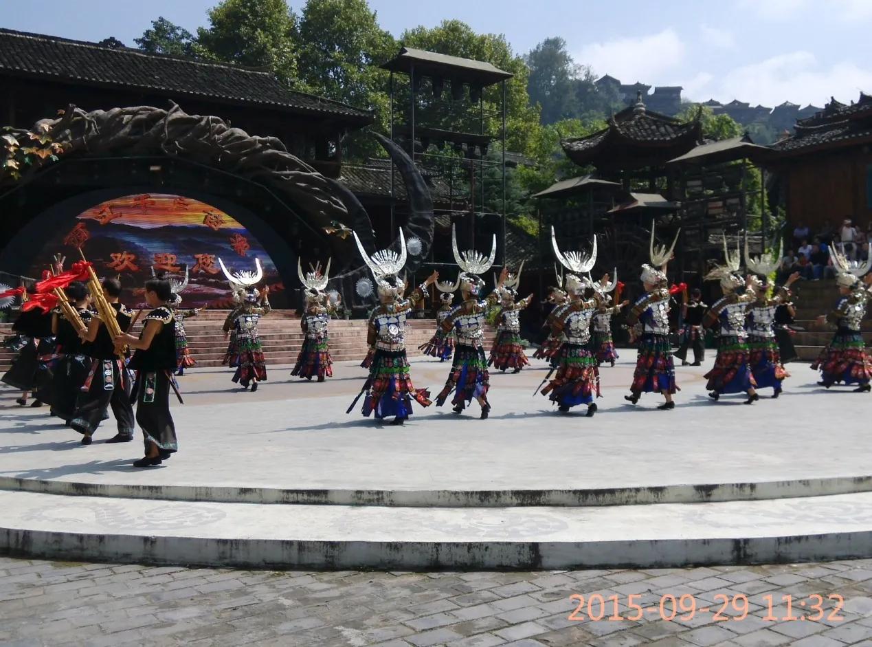 黄果树荔波小七孔苗寨镇远两日游,千户苗寨梵净山黄果树三日游