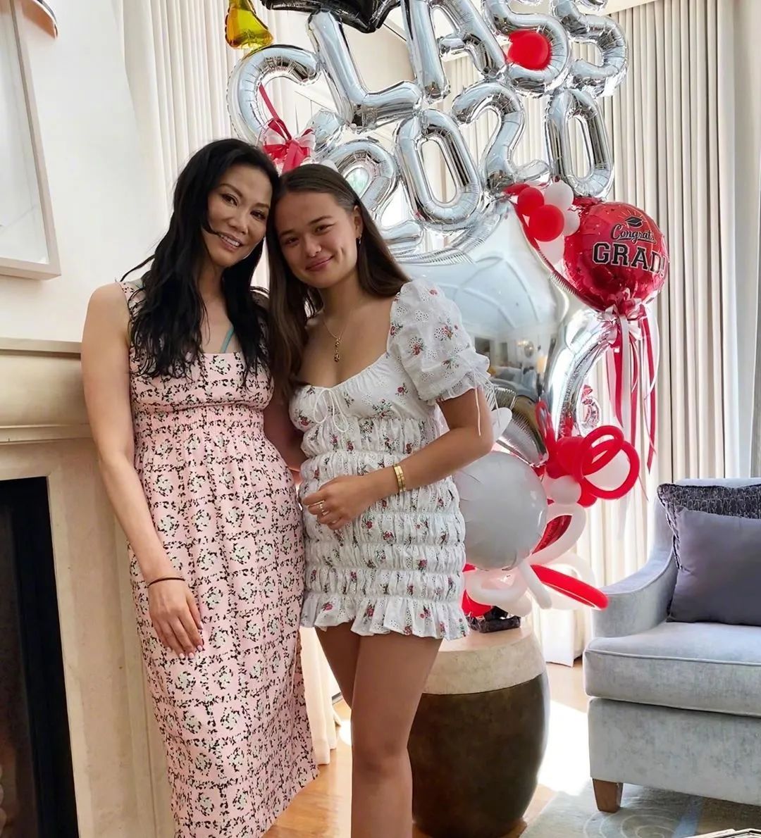 43岁的邓文迪,25岁的邓文迪