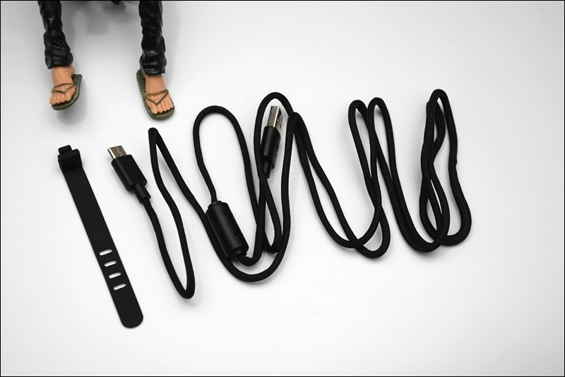 雷蛇毒蝰迷你镂空无线鼠标,雷蛇毒蝰8khz游戏鼠标评测