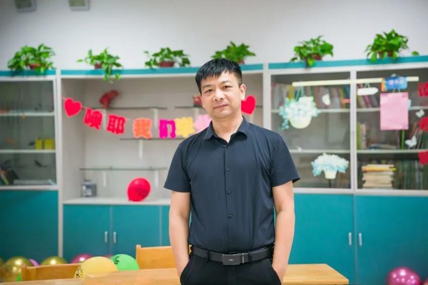 金陵小学和南师附小哪个好一些,金陵小学仙林湖校区一学期学费