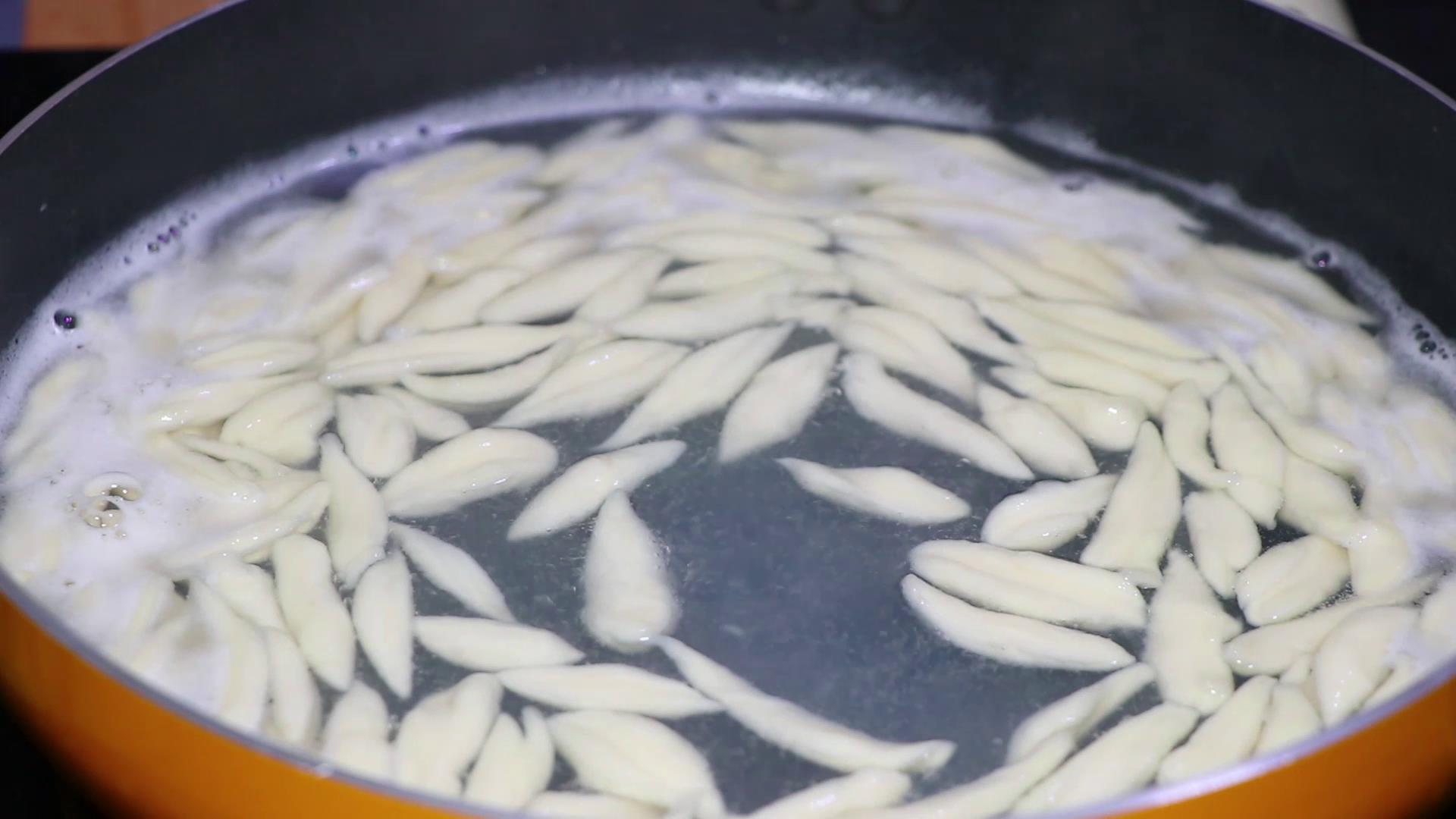 剪刀面的正宗做法和配料不辣,剪刀面的做法大全集