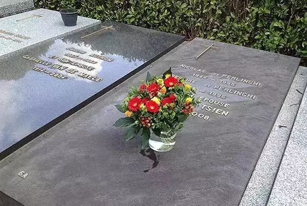 她轰动整个西方，在欧洲她被尊为圣母，在中国却很少人知道