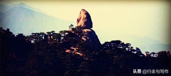 红楼梦顽石是怎样被带入凡尘的,红楼梦中的顽石是宝玉身上的玉石