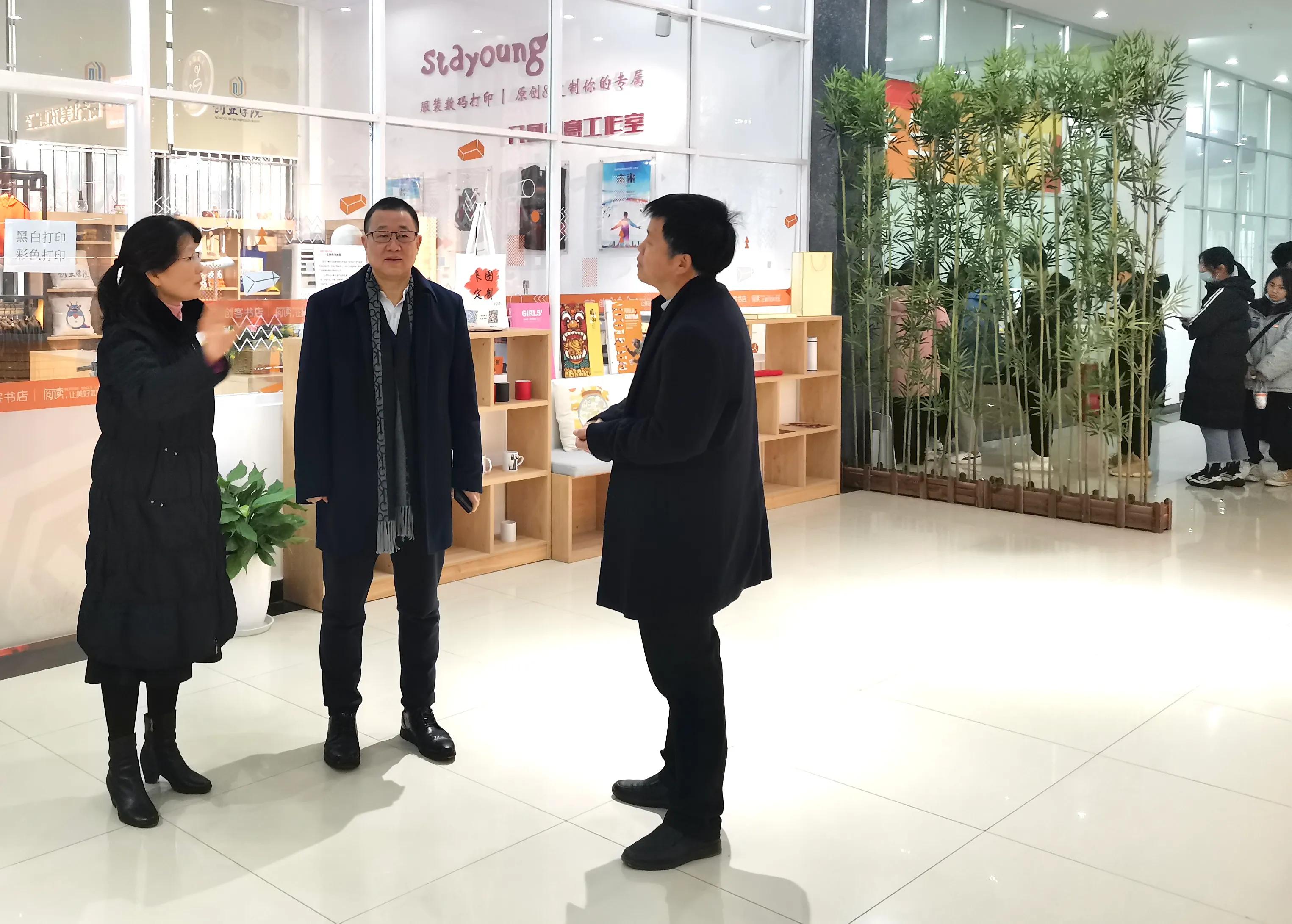 分享创新创业经验！李景中进高校讲学获好评