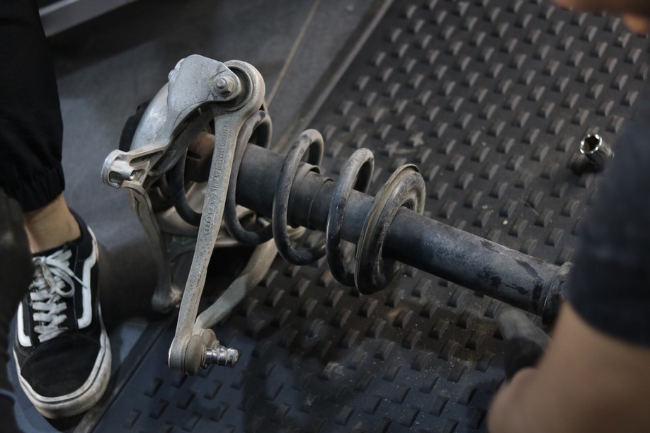 怪兽修车老车翻新天津,10年奥迪a4翻新改装最佳案例