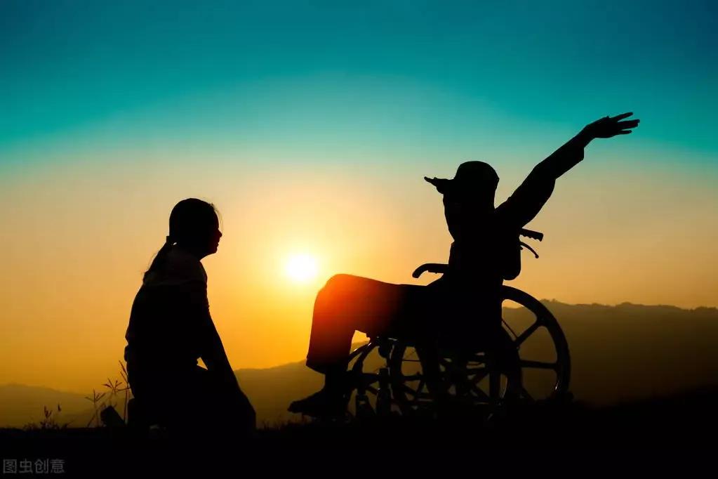 和女生在微信上聊什么话题好,刚加上微信跟女生聊什么话题