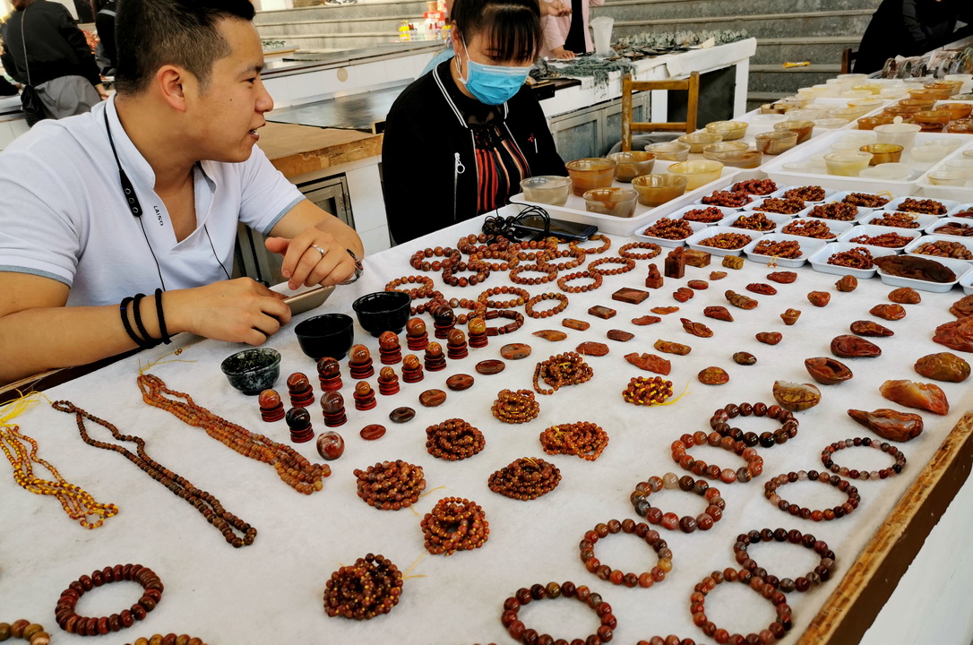 十家子战国红玛瑙价格,十家子镇玛瑙市场大集