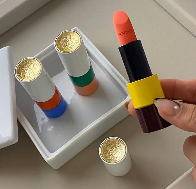 爱马仕口红公认最好看的色号,爱马仕口红试色小样