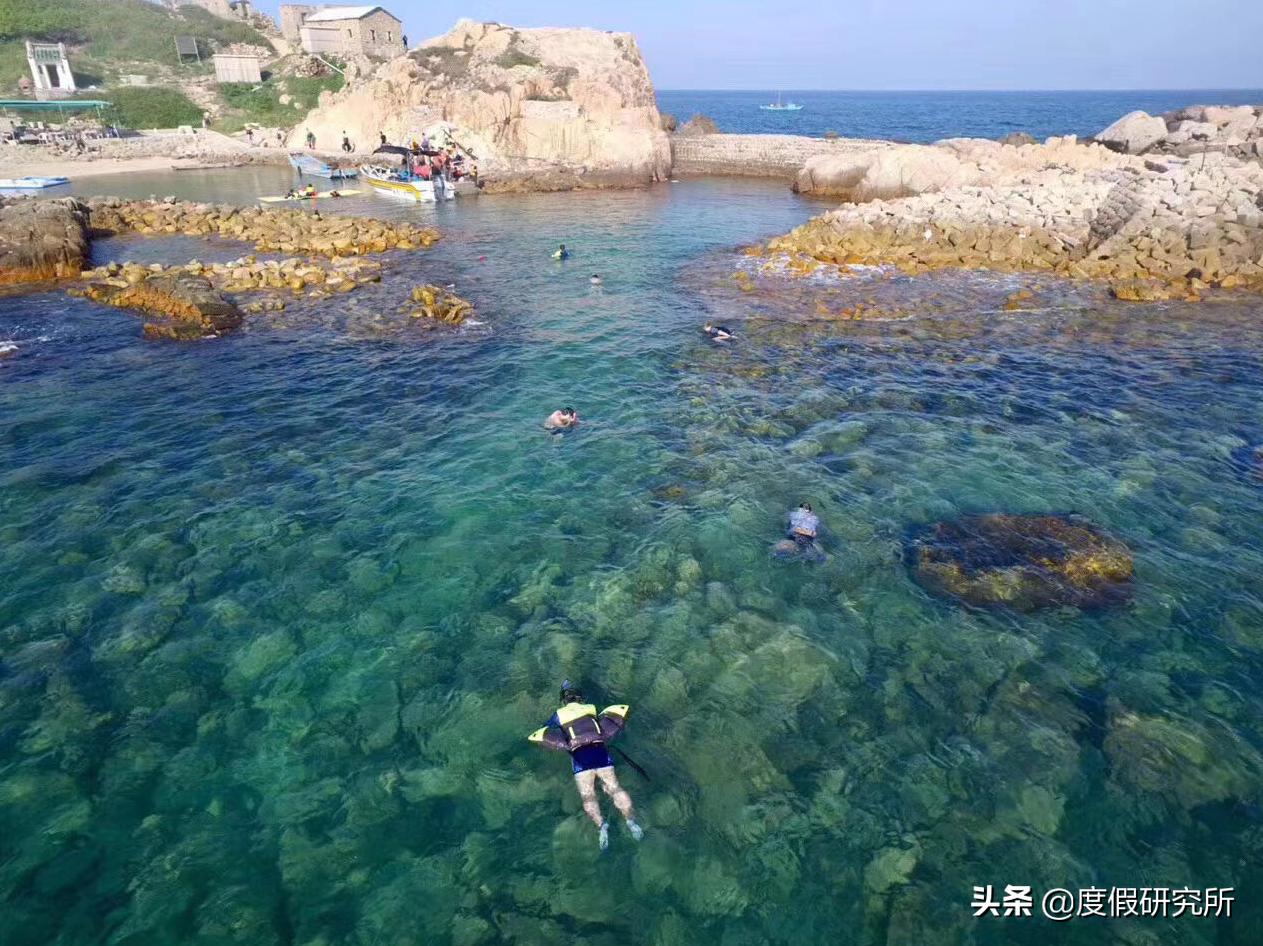 中国媲美马尔代夫海滩,海水很清澈的地方外国