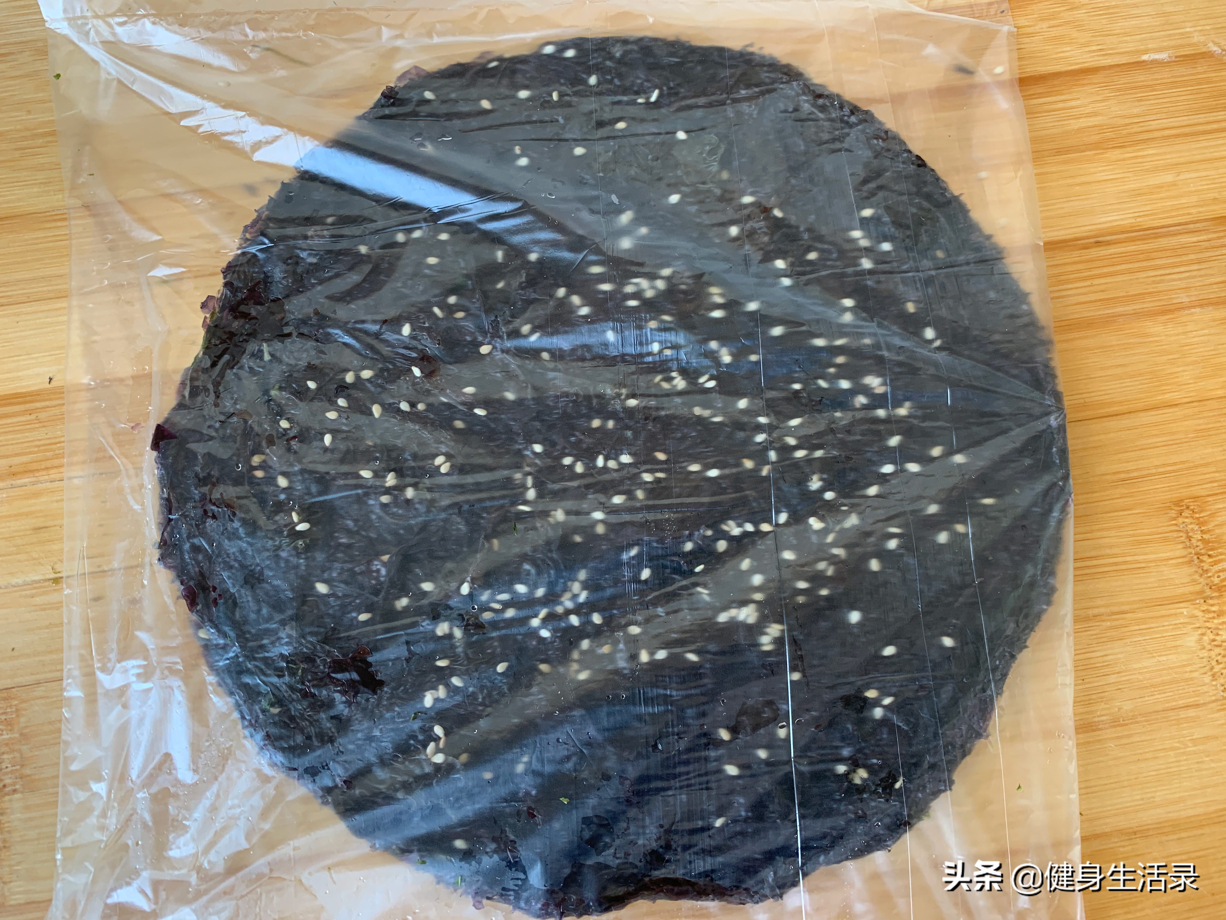 在家做零食,紫菜秒变海苔,酥脆掉渣儿,入口即化,比买的划算