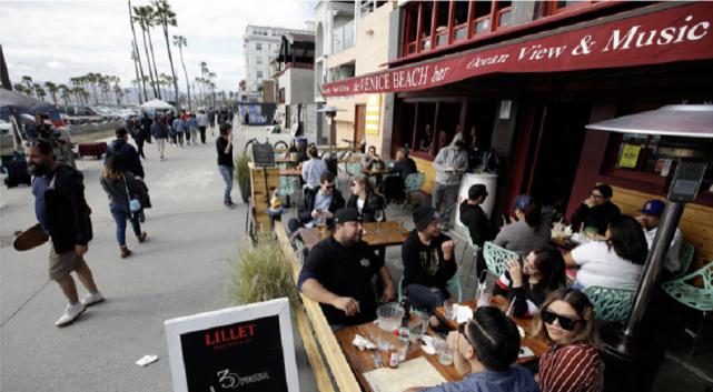 洛杉矶防疫情,洛杉矶民众排队新冠疫苗