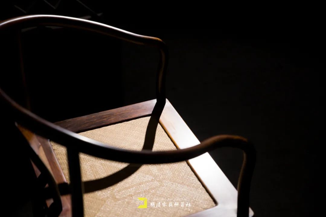 余尝净一室，置一圈椅|影木坊