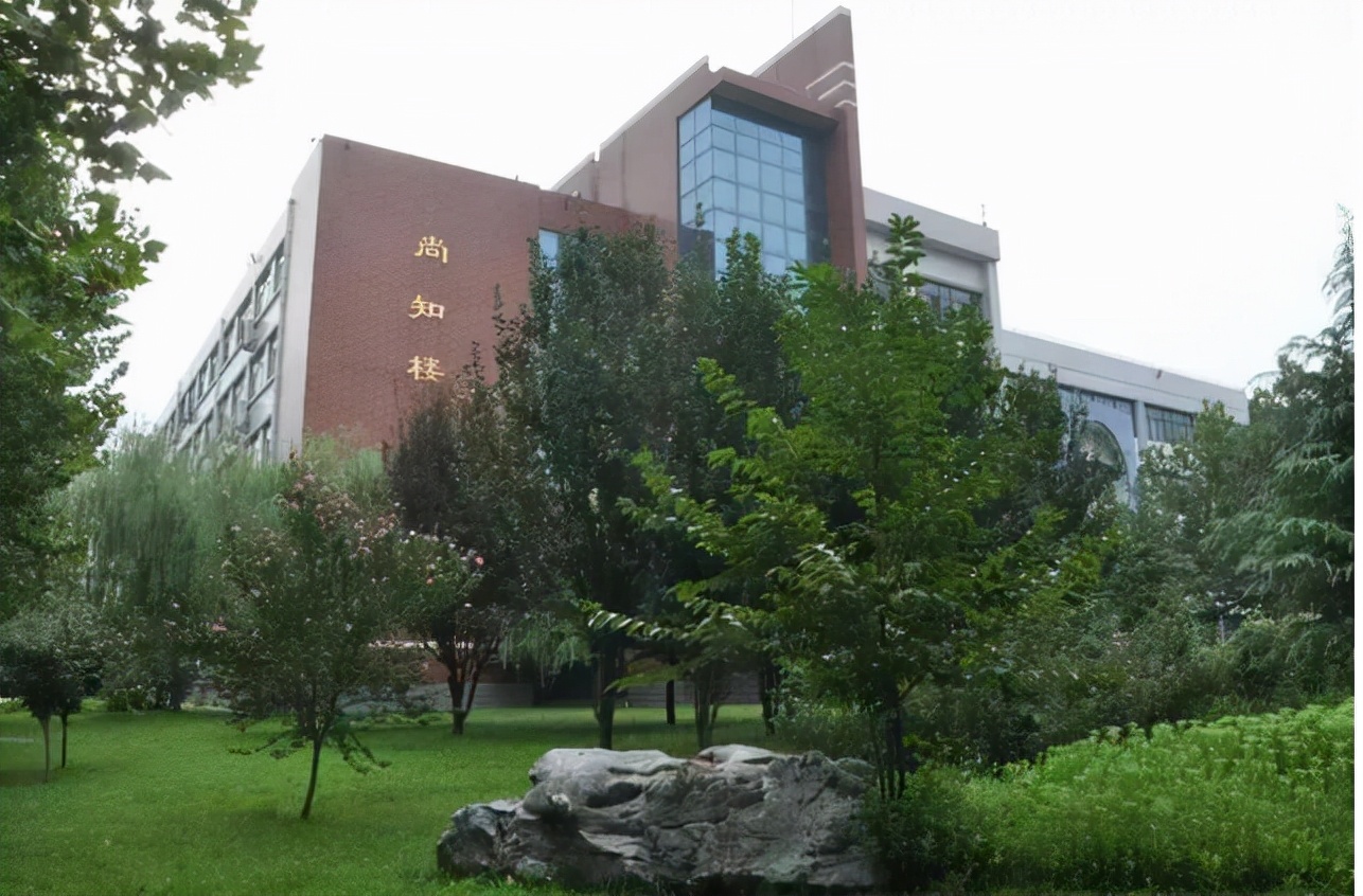 制药生物国家特色，政治法律教育创新——石家庄学院