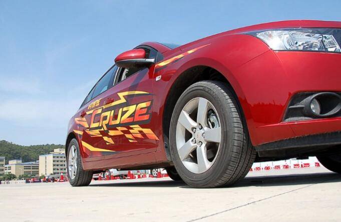 花2万7买台2012年的科鲁兹值不值,16年3万公里手动科鲁兹好出手不