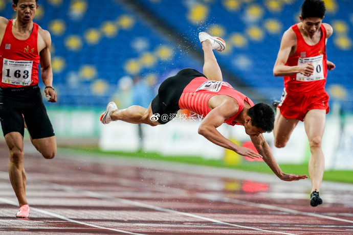 百米终点前空翻,百米冲刺前空翻