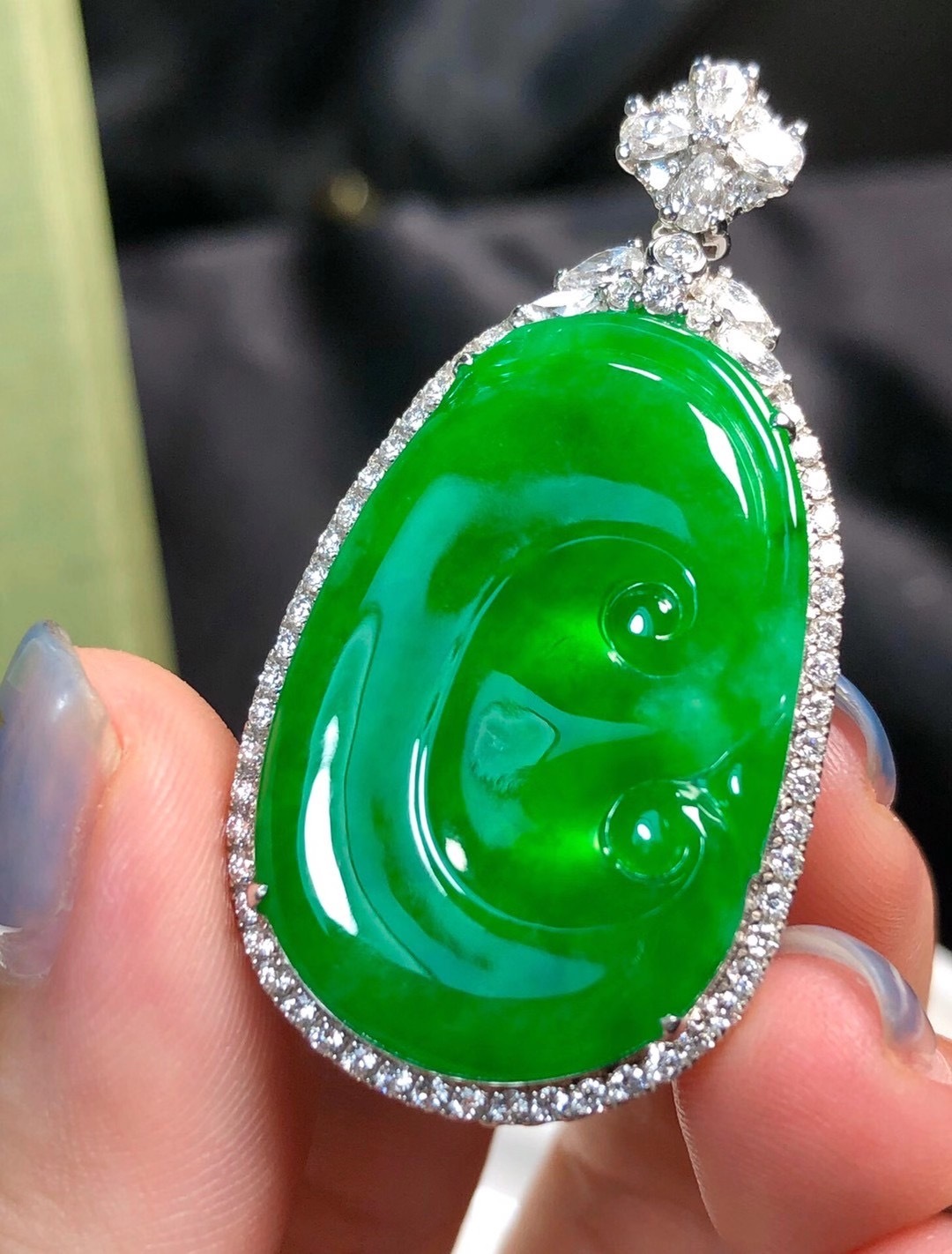 怎么鉴定翡翠玉平安扣真假,真假翡翠怎么鉴别