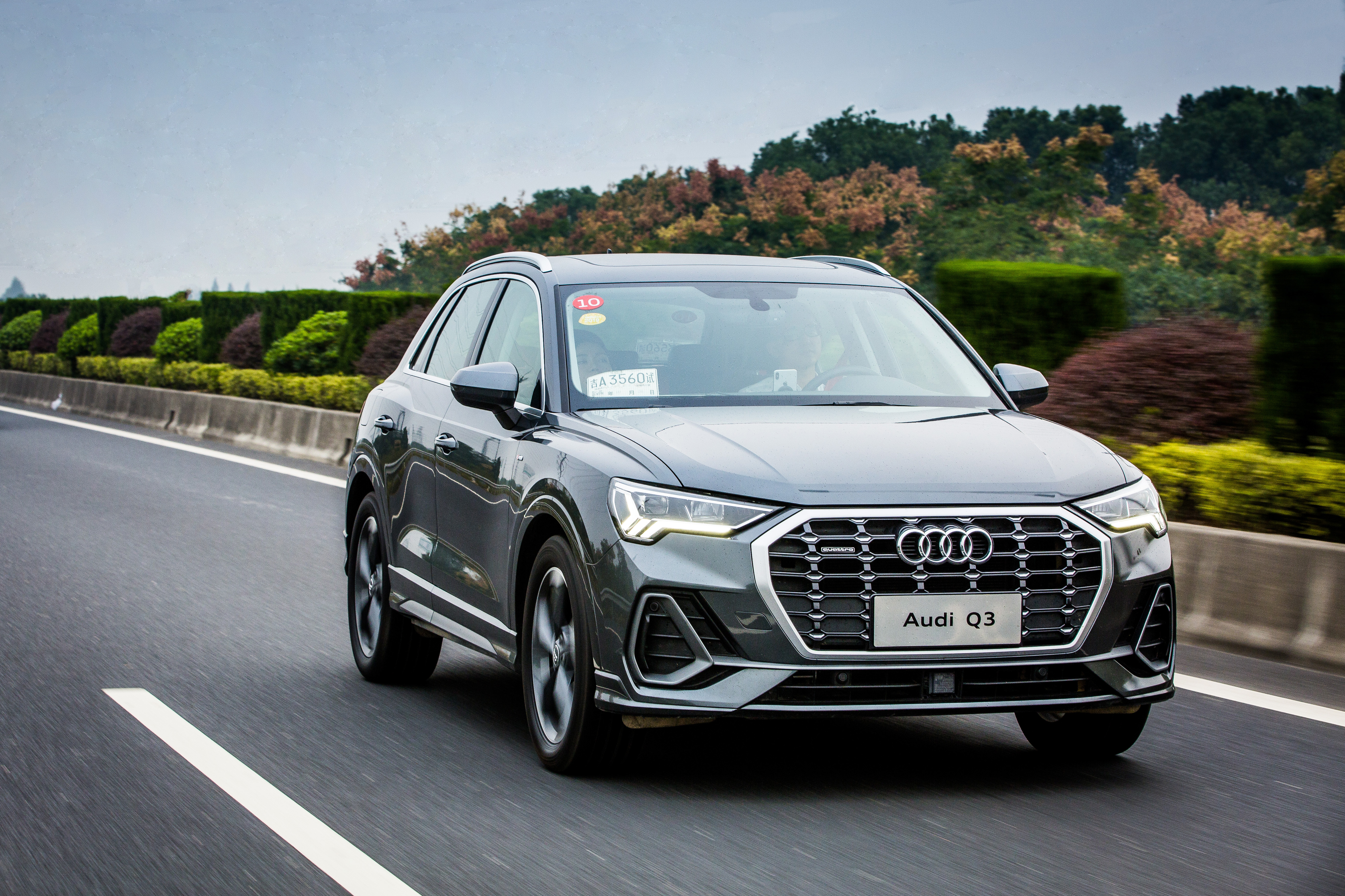 城市中的一抹魅影试驾奥迪q3轿跑,外表张扬内心温柔