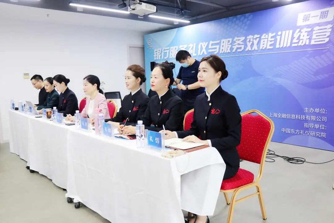 银行工作有绩效吗,银行要持续提升专业化服务水平