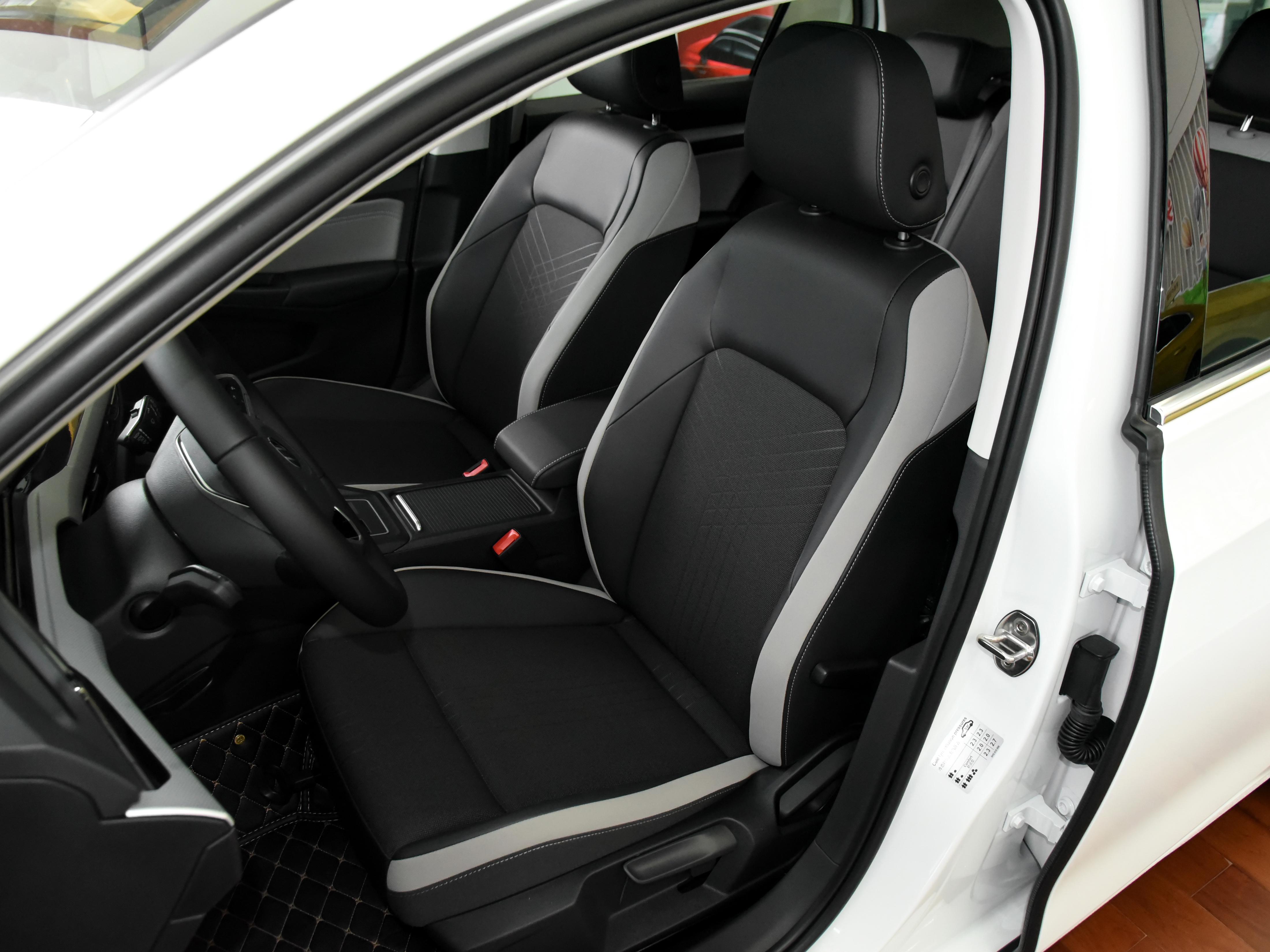 省油性价比高的车15万以内的,省油性价比高的车2万以内的