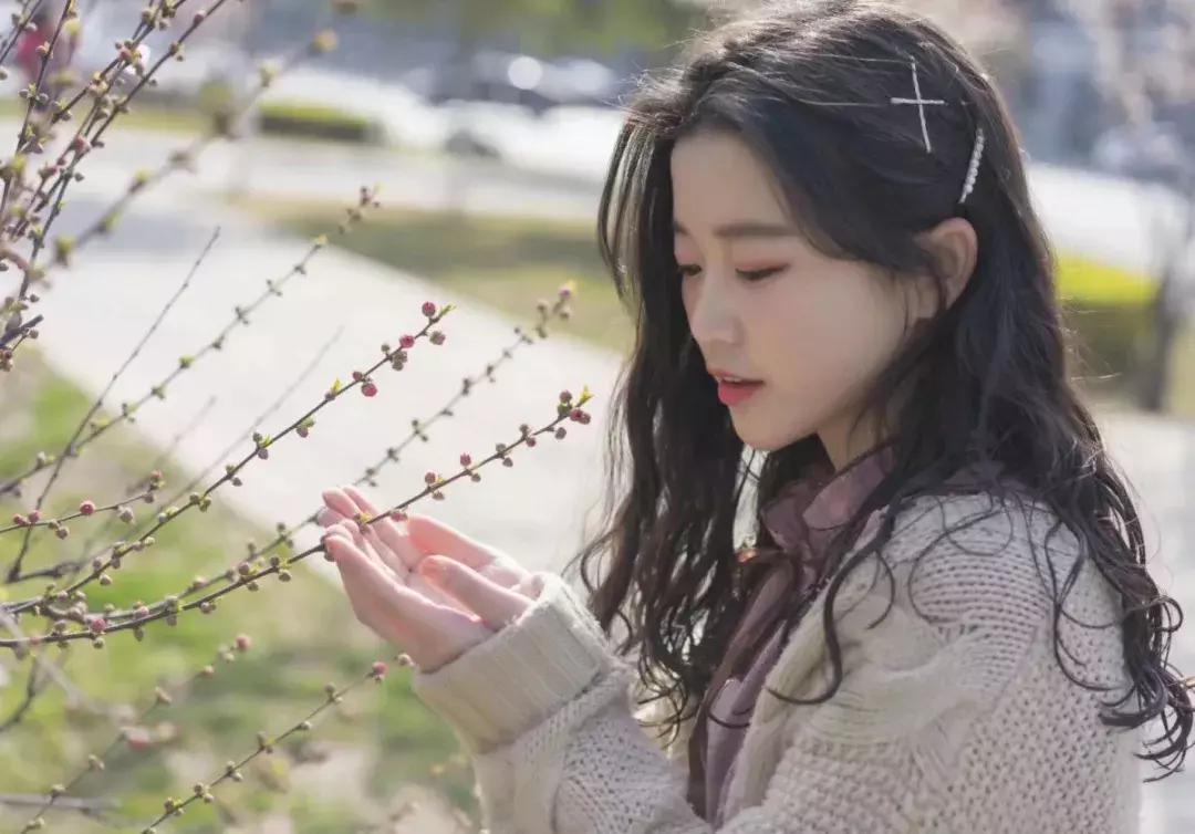 如何给女朋友拍照技术教学,怎么给女朋友拍照动作