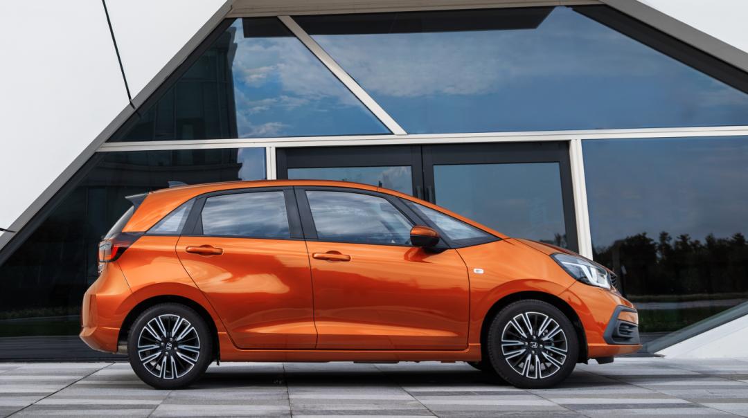 三代飞度和四代对比,四代飞度比三代舒适度还好吗