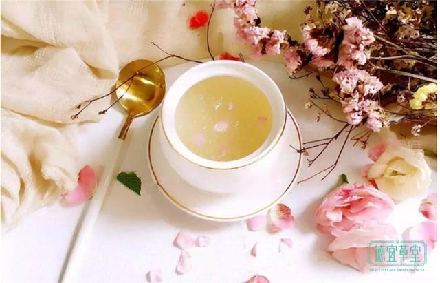 泡燕窝和炖燕窝是用什么水,泡燕窝的水能不能炖燕窝