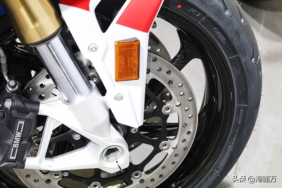 最新款宝马s1000rr沉浸式体验,宝马s1000rr新款跟老款选择