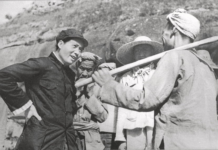 毛主席不登黄山之谜，张治中追悔莫及：我不该说不坐滑竿不行啊