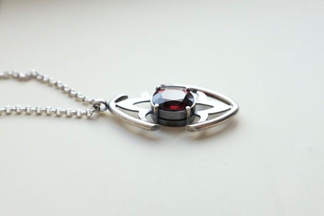 石榴石属于什么档次的宝石类型,石榴石最顶级的叫什么