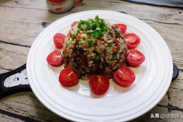 香椿炒鸡蛋正确做法先别着急下锅,香椿炒鸡蛋简单易学你会了吗