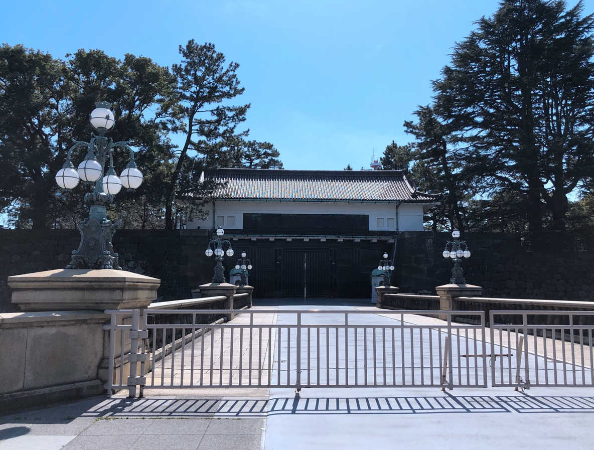 日本皇宫的屋顶为什么是绿色的,日本皇宫为什么这么简陋