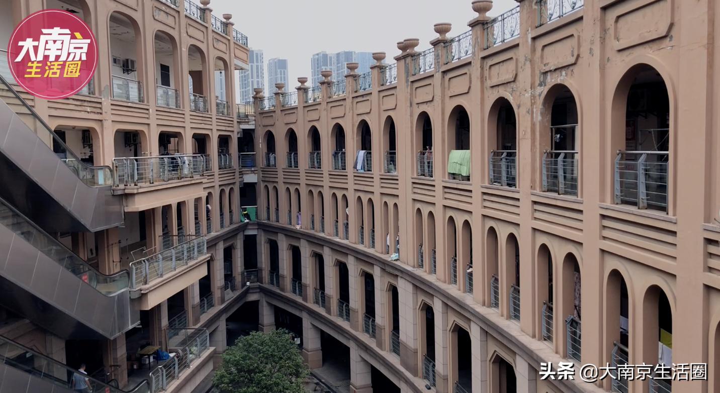 南京南站附近商场购物中心,南京南站旁边的商场